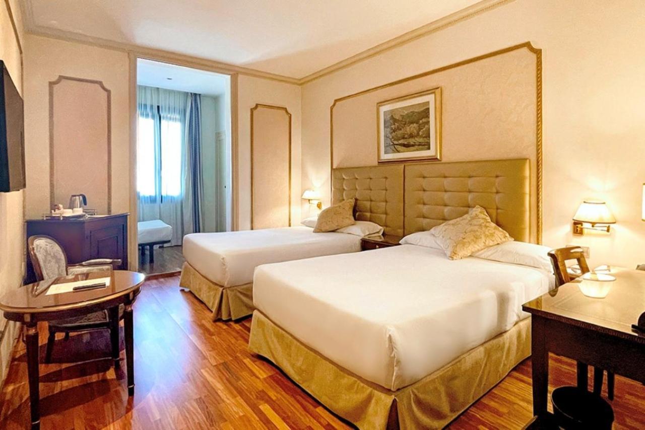 Hotel Roger De Lluria Barcelona Zewnętrze zdjęcie